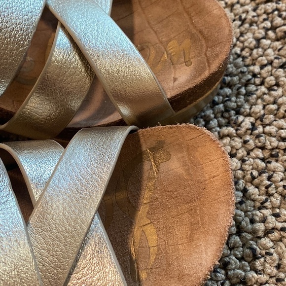 Sam Edelman Gold Wedge Strappy Sandals Size 7 in EUC - Picture 7 of 8